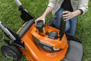 Husqvarna Lawn Xpert LE-322 (tool only)