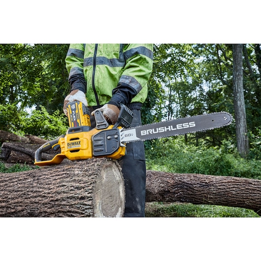 DEWALT 60V MAX* Brushless Cordless 20 in Chainsaw (Tool Only)