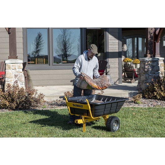 DEWALT 10 Cu. Ft. Swivel Cart