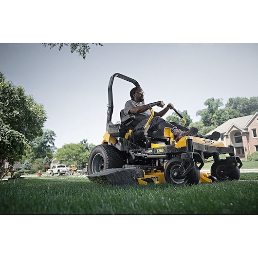 DEWALT Z260 60 in Kawasaki Gas Hydrostatic Commercial Zero-Turn Mower (24 HP)