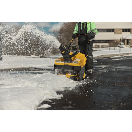 DEWALT 21 in. 208cc Single Stage Auger-Propelled Snow Blower with POWERADAPT™