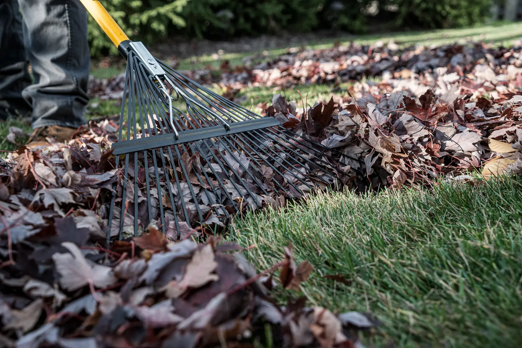 DEWALT® 46-in. 24-Tine Fiberglass Handle Leaf Rake