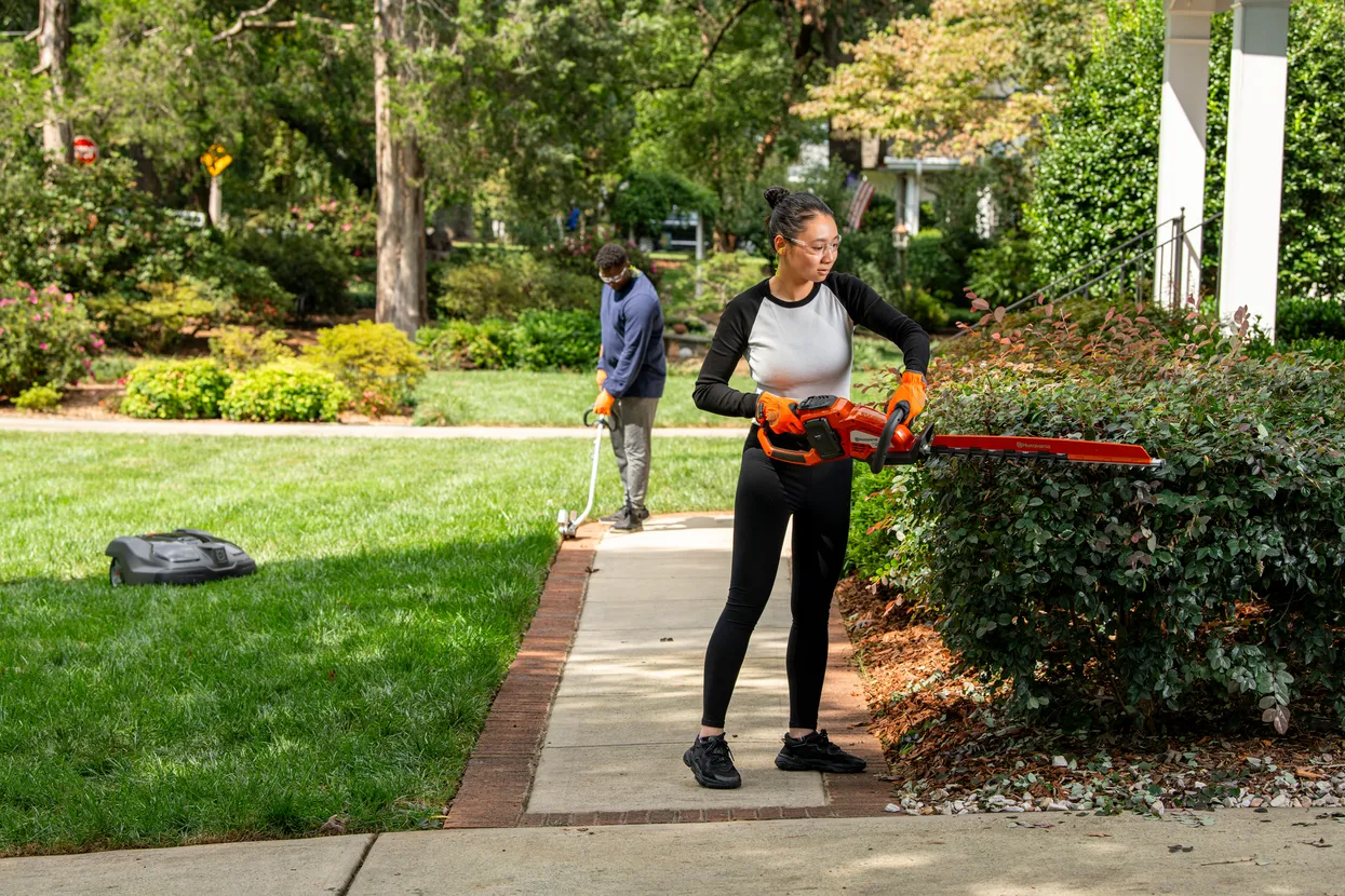 Husqvarna Hedge Master 320iHD60 (battery and charger included)