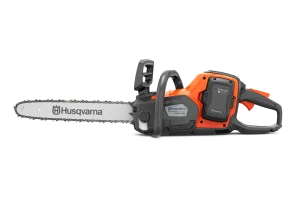 Husqvarna Power Axe 350i Chainsaw (battery and charger included) Husqvarna Power Axe 350i Chainsaw (battery and charger included)